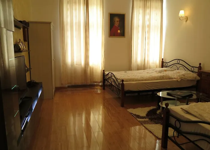 Small Luxury Kapitol
